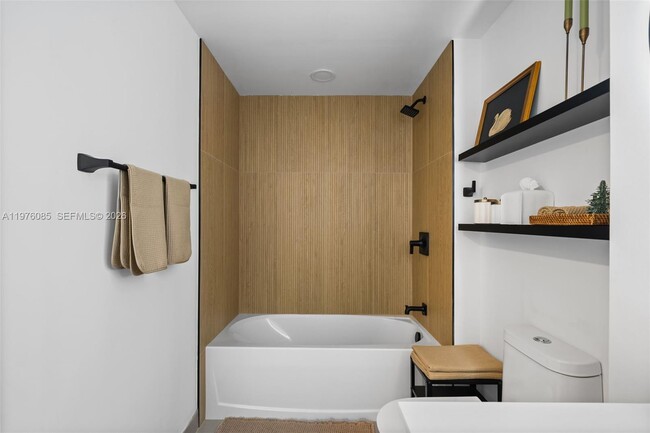 Building Photo - 2479 NE 192 St