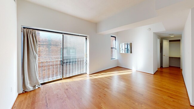 Building Photo - Dupont/U Street Corridor Two Bedroom In Fa...