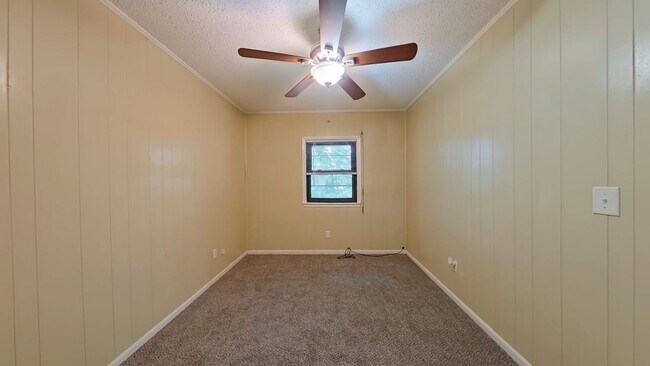Building Photo - 511 Fir Ave