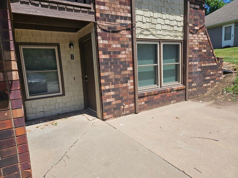 FRONT ENTRY - 11819 County Road 438