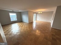 Building Photo - 1375 Pershing Blvd