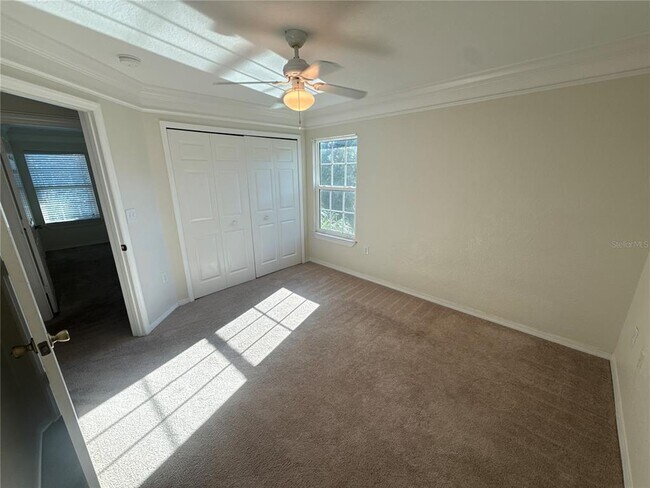 Building Photo - 5463 Vineland Rd