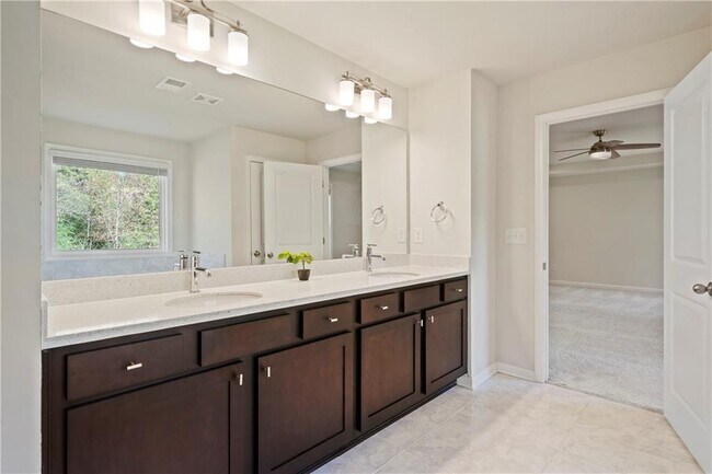 Building Photo - 4425 Hager Ct