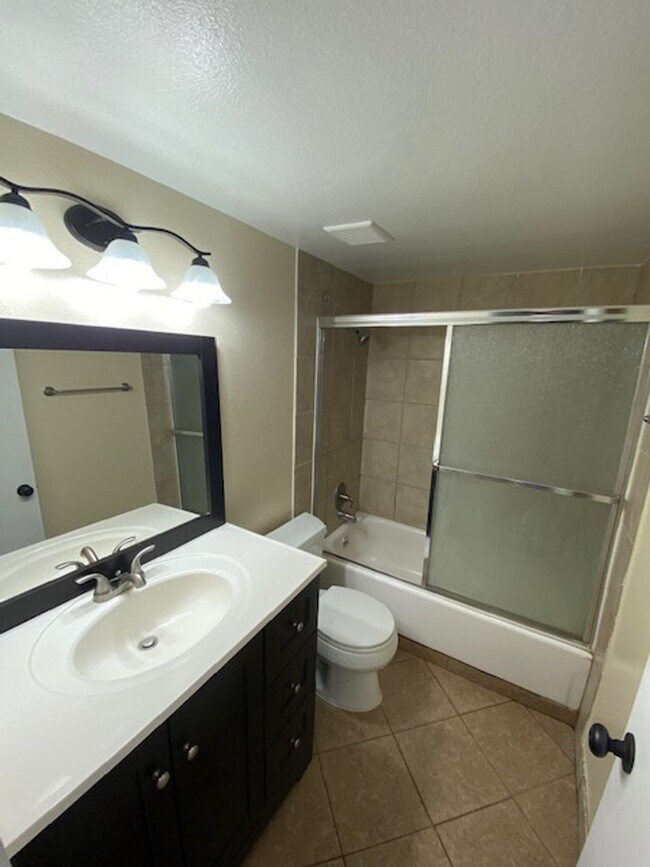 Building Photo - 5712 Kenneth Ave