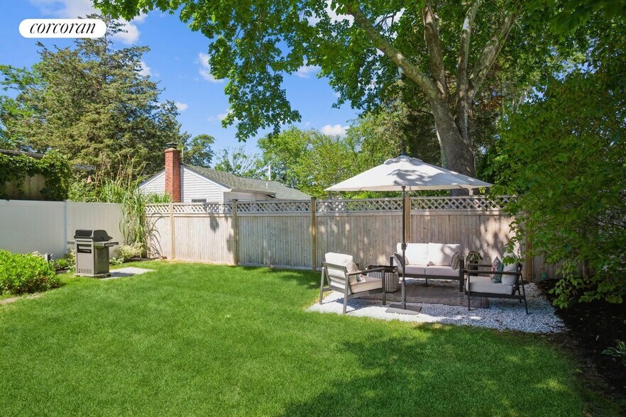 Building Photo - 12 Penny Ln