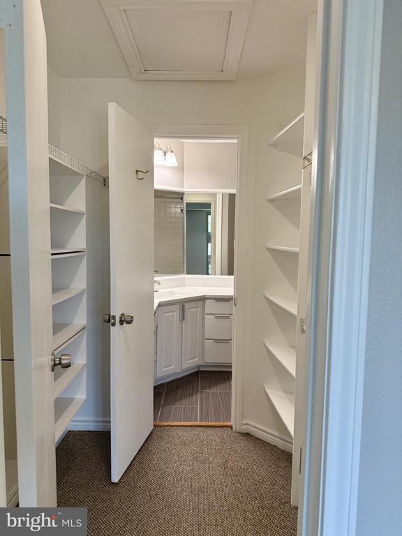Building Photo - 3916 Penderview Dr
