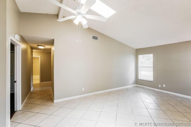 Building Photo - 39 Forest Cir