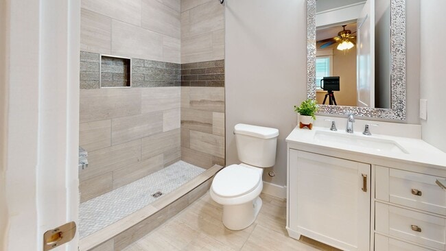 Building Photo - $1595 per Bedroom | Fort Sanders – Walk to...