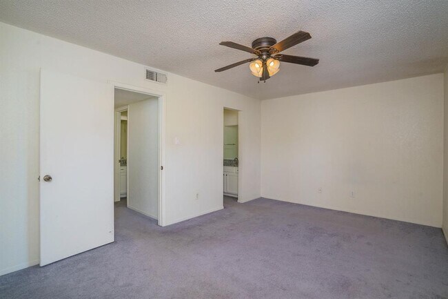 Building Photo - 3628 Hulen Park Cir