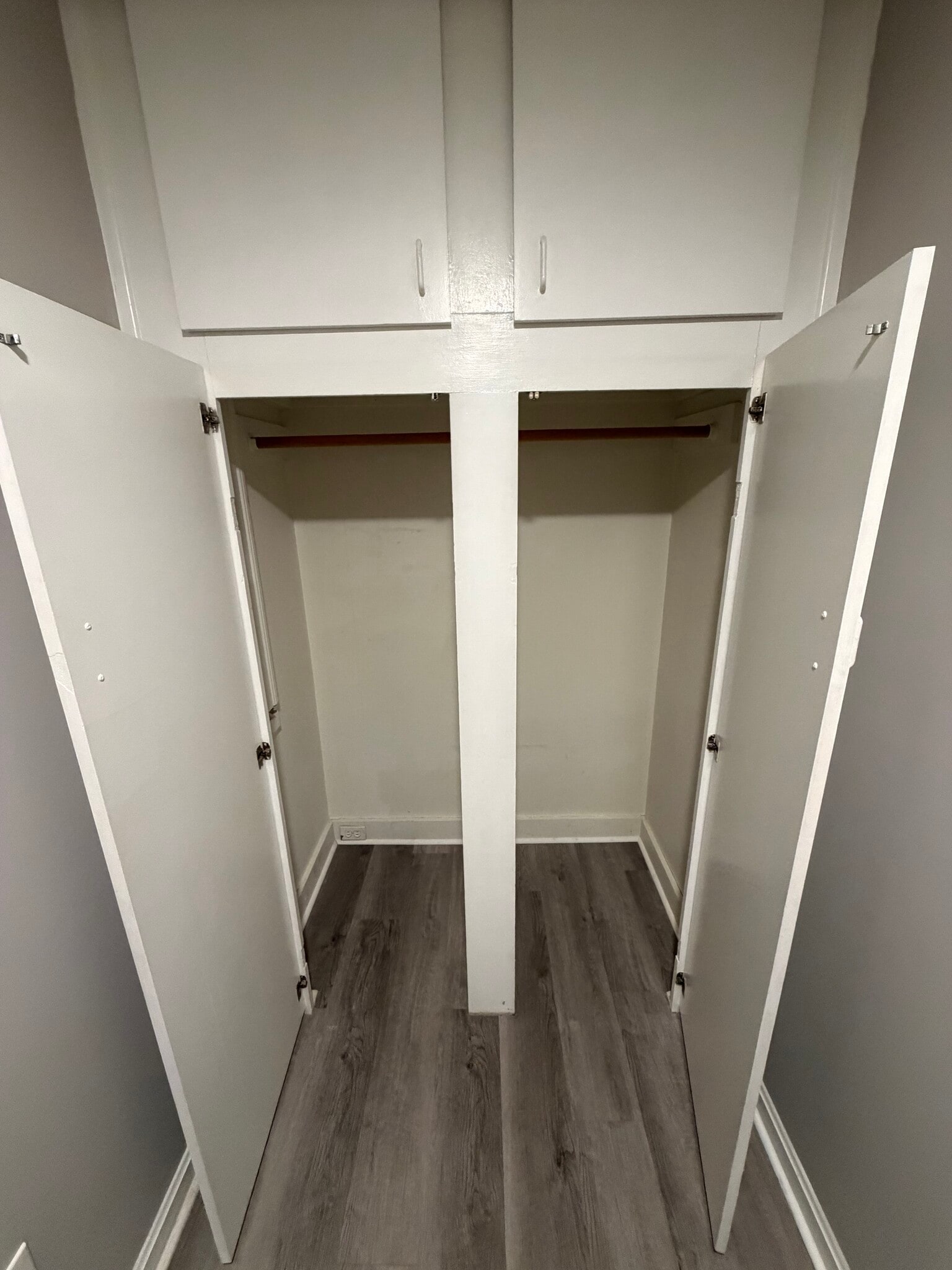 Building Photo - 406 N Broadway