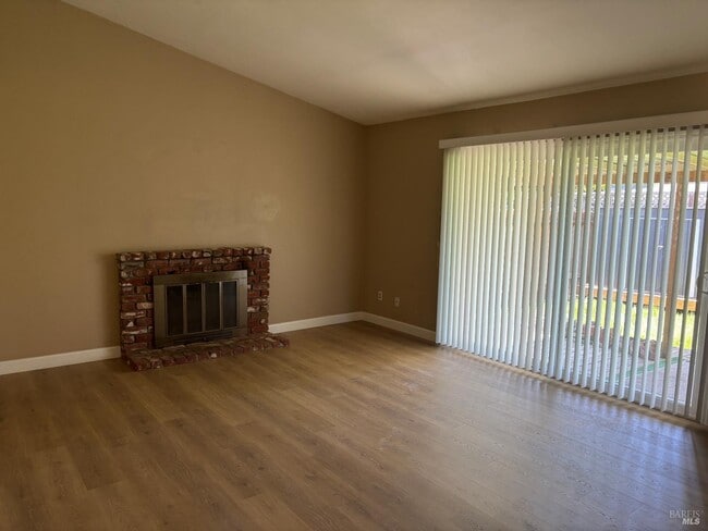 Building Photo - 954 Emily Ave