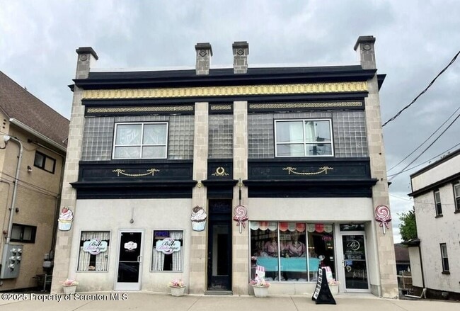 Primary Photo - 512 S Main St