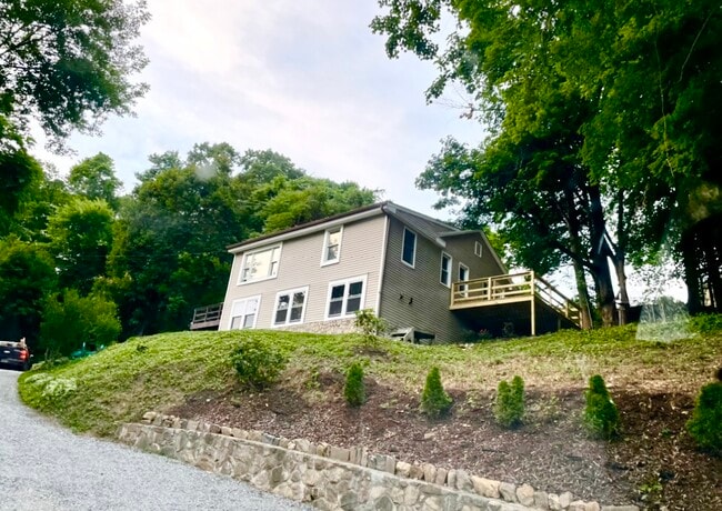 Primary Photo - 35 Old Fish Rock Rd