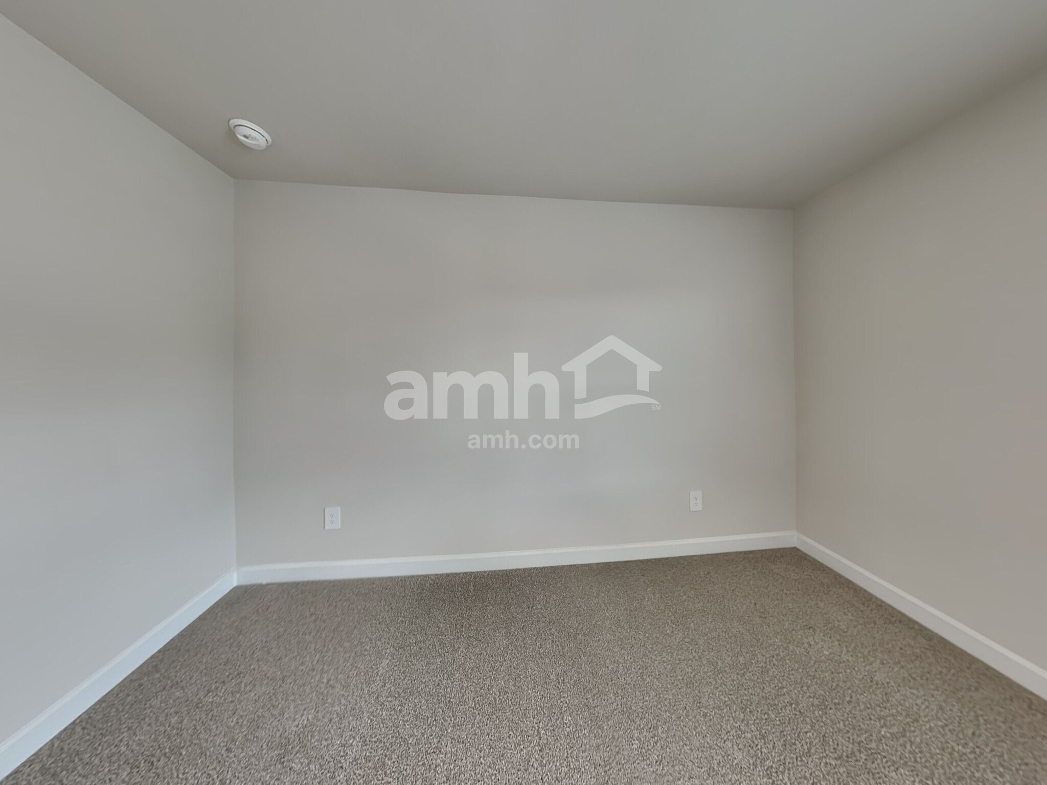 Building Photo - 303 Granby Trl