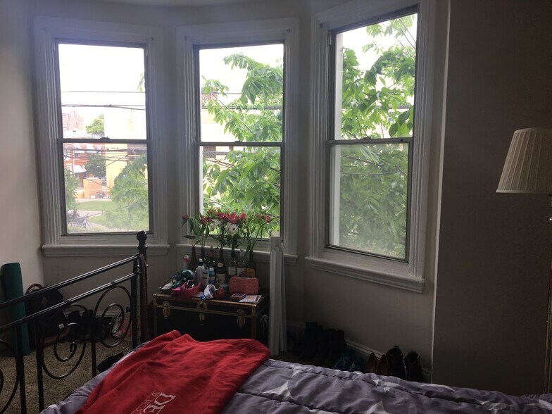 Front Window - Bedroom - 916 S 22nd St