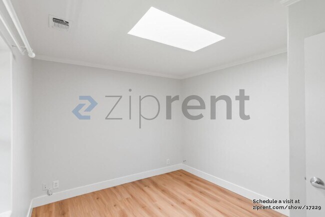 Building Photo - 96 Loyola Ave