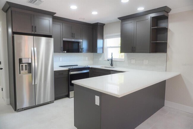 Building Photo - 8535 Blind Pass Dr