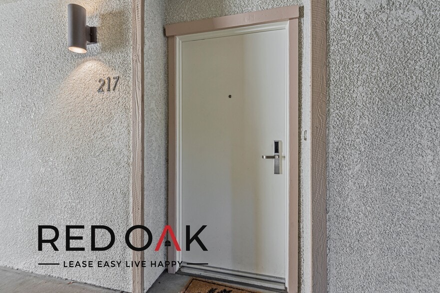 Building Photo - 7810 Topanga Canyon Blvd