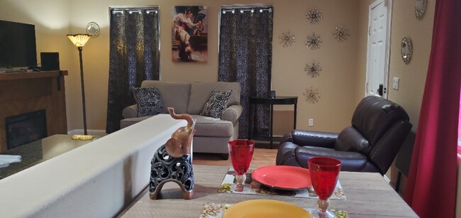 Building Photo - 1105 Promenade St