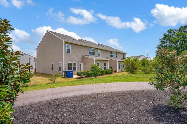 Building Photo - 112 Davenport Dr