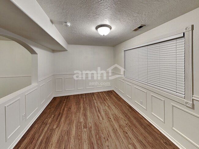 Building Photo - 11888 Aztec Rd