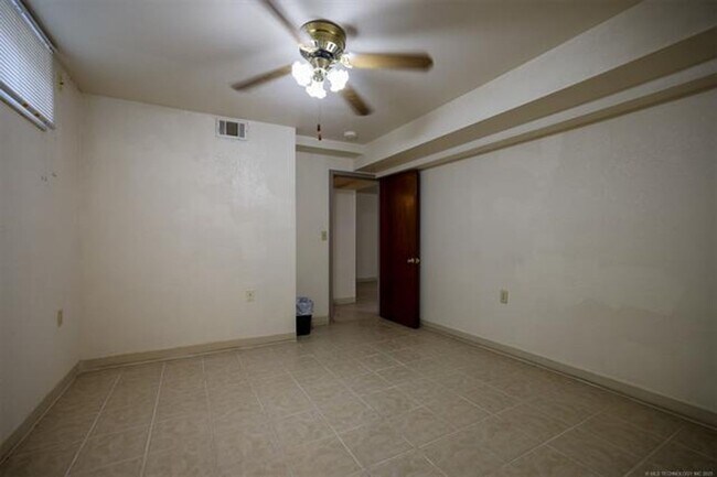 Building Photo - Charming 1920s Midtown bungalow with lots of space and character