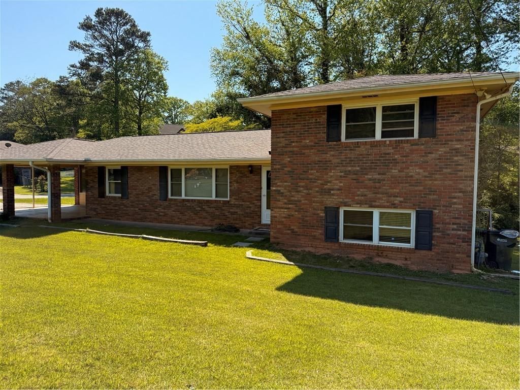 Building Photo - 1395 Siesta Ln