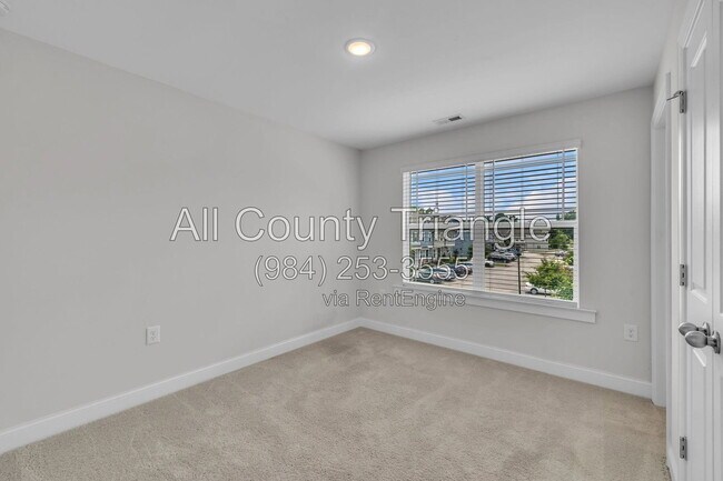 Building Photo - 267 Old Grove Ln