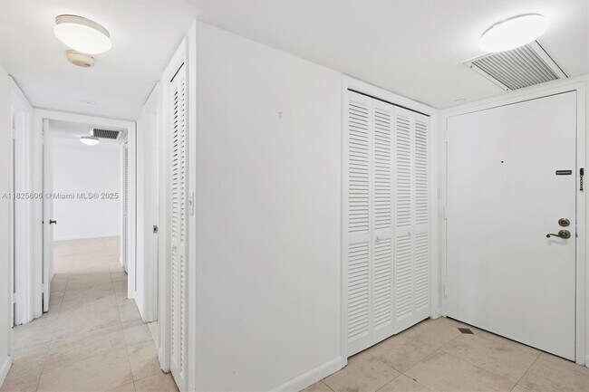 Building Photo - 625 Biltmore Way