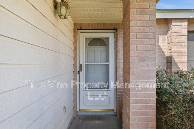 Building Photo - 6810 Saharastone Dr
