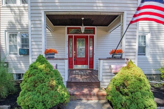 Building Photo - 715 Truman Pkwy