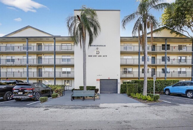 Building Photo - 900 SW 128th Ave