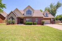 Building Photo - Beautiful home across from Jenks Middle Sc...
