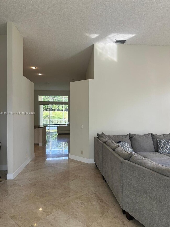 Building Photo - 19922 Dinner Key Dr