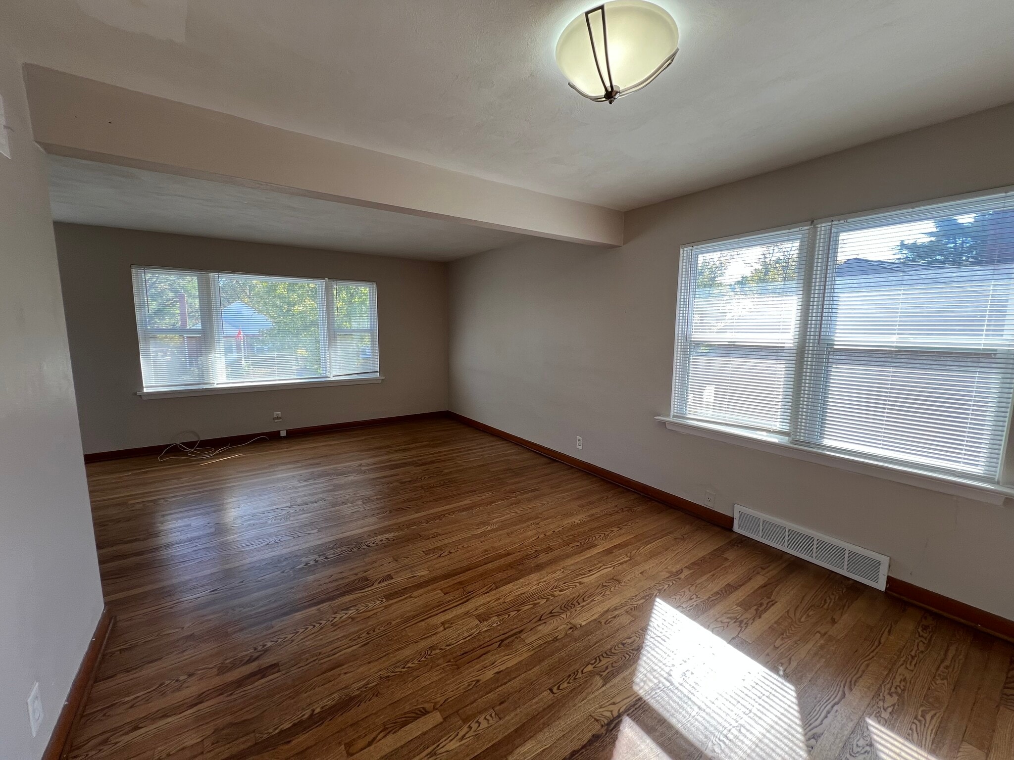 Building Photo - 1509 Collins Ave