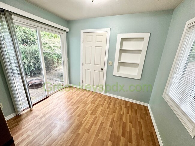 Building Photo - 2 Bedroom House with Backyard full of Frui...