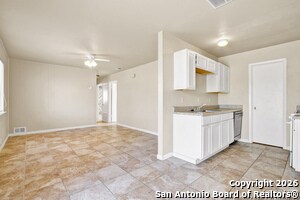 Building Photo - 6711 Spring Hollow St