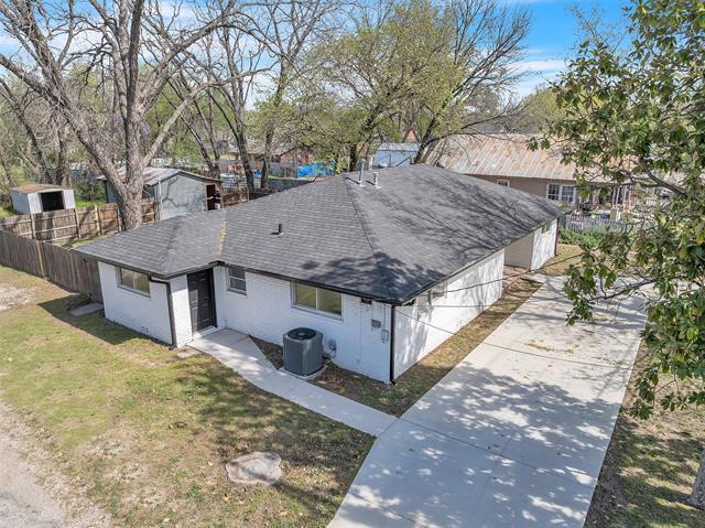 Building Photo - 600 N Mill St