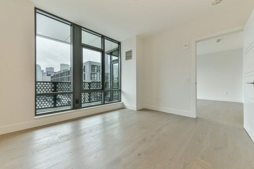 Building Photo - 40 Traveler St