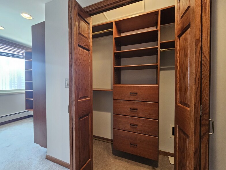 Building Photo - 1356 N Dearborn St