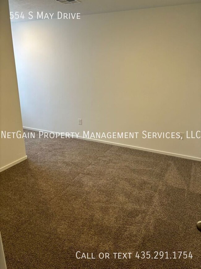 Building Photo - 554 May Dr