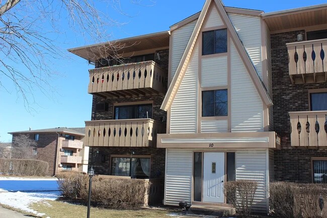 Front Building - 10 Parkside Ct