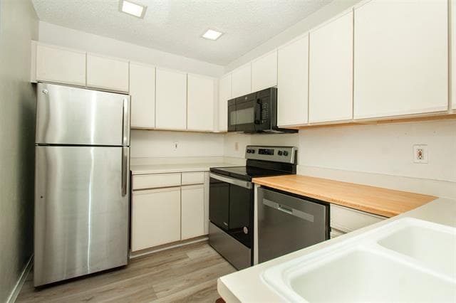 Building Photo - 4242 N Capistrano Dr