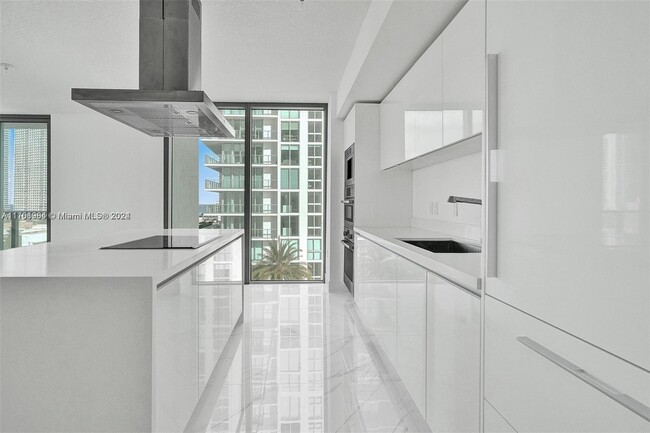 Building Photo - 330 Sunny Isles Blvd