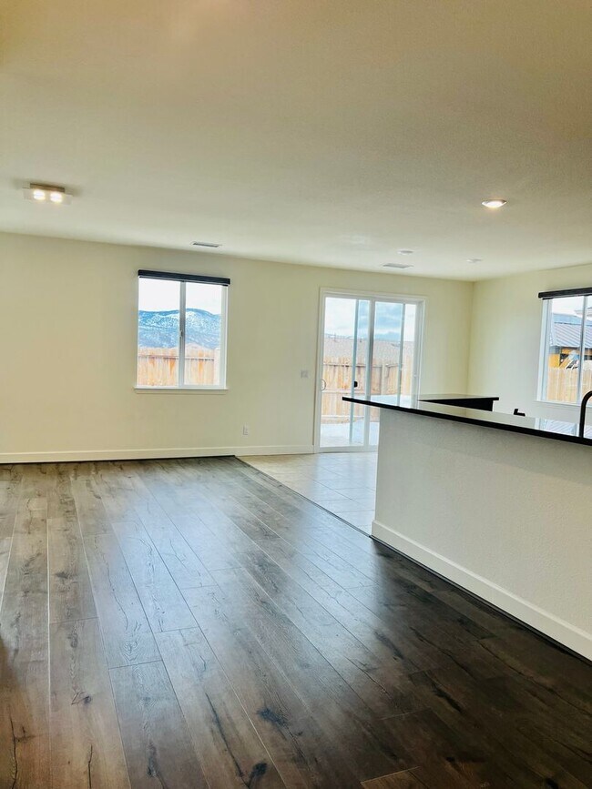 Building Photo - 1114 Lahontan Dr