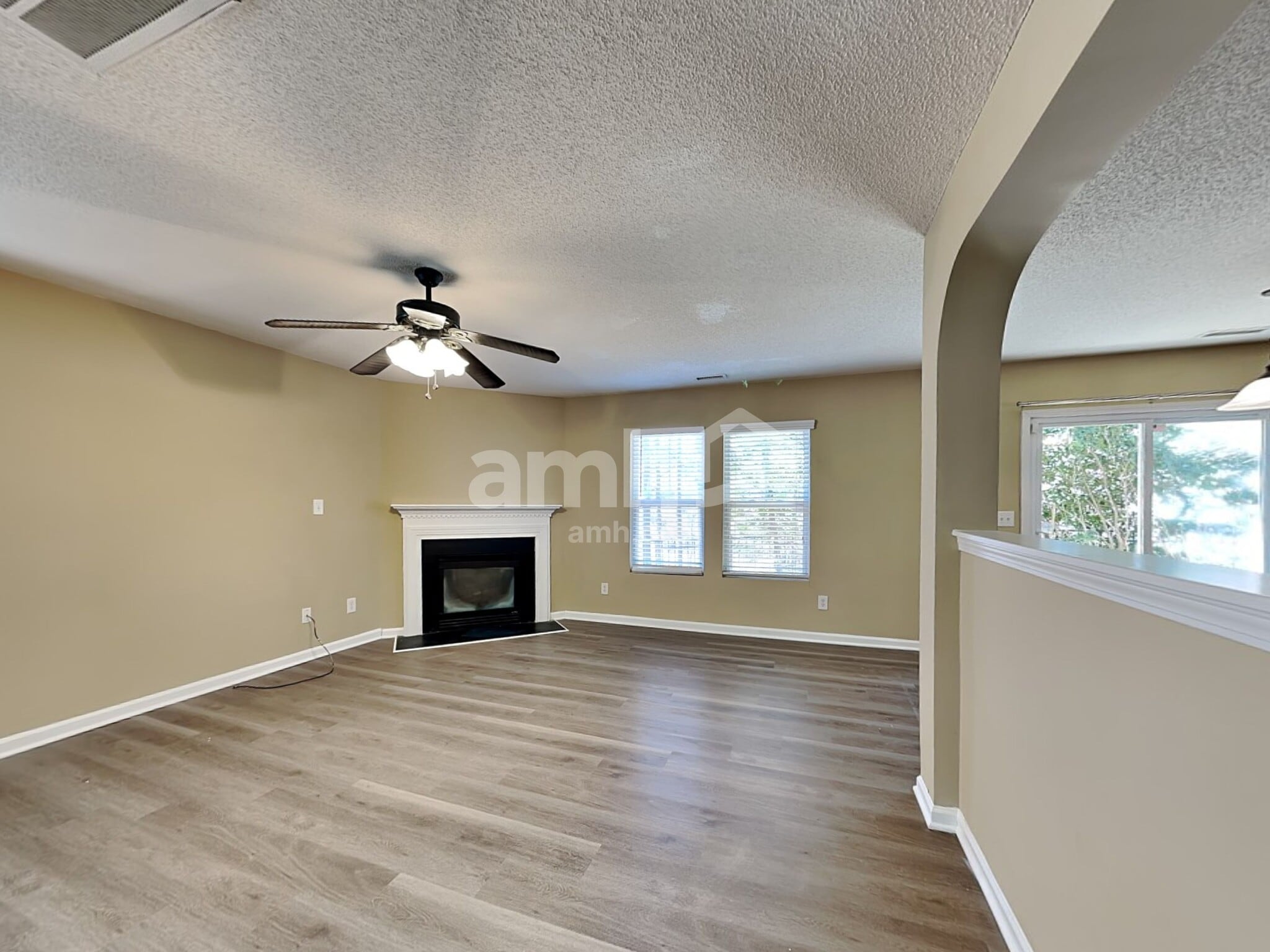 Building Photo - 37 Valleyfield Dr