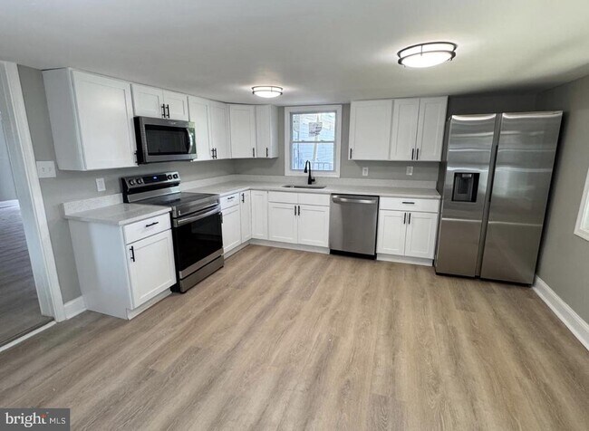 Building Photo - 87 Becks Ln