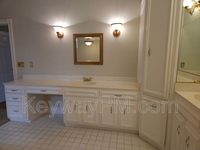 Building Photo - 954 Windmill Ln