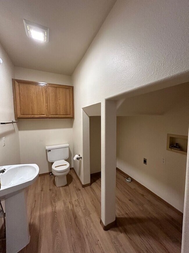 Building Photo - 129 Bing Ct