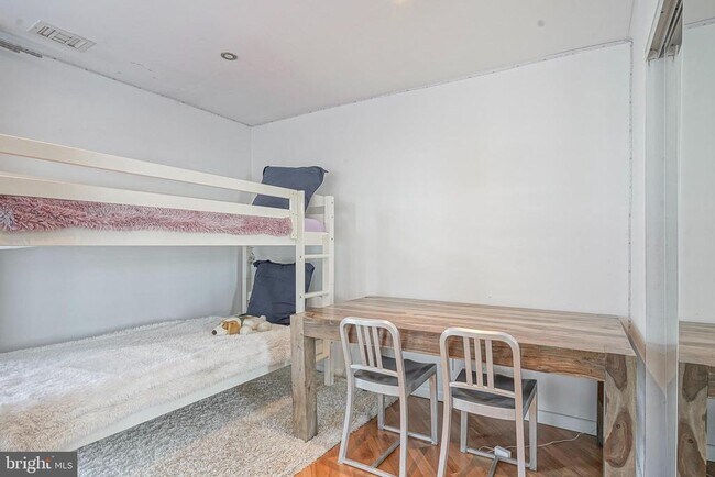 Building Photo - 3 N Christopher Columbus Blvd